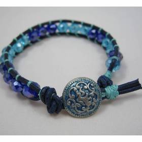 Wrap Bracelet Wickelarmband blaue Glasperlen Knopfverschluss