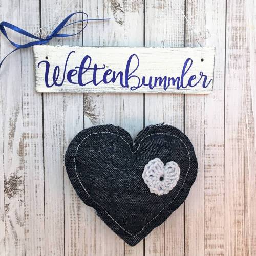Türschild handbemalt, "Weltenbummler", mit Herzanhänger, Holzschild, Upcycling, gehäkelt, Häkelherz, Wohnwagen, Caravan, Wohnmobil, Geschenk