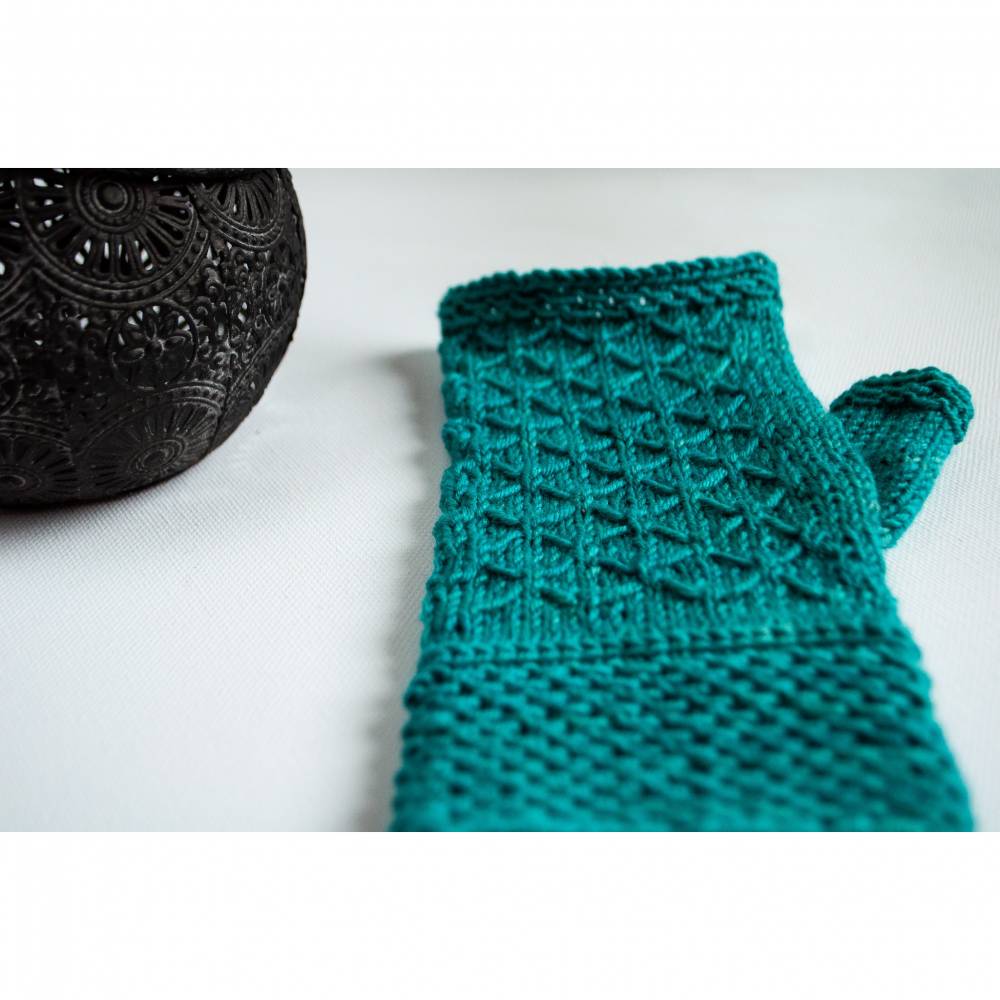 Stulpen mit Daumen, Pulswärmer "Marthe Mitts" (Strickanleitung), Armstulpen stricken Bild 2