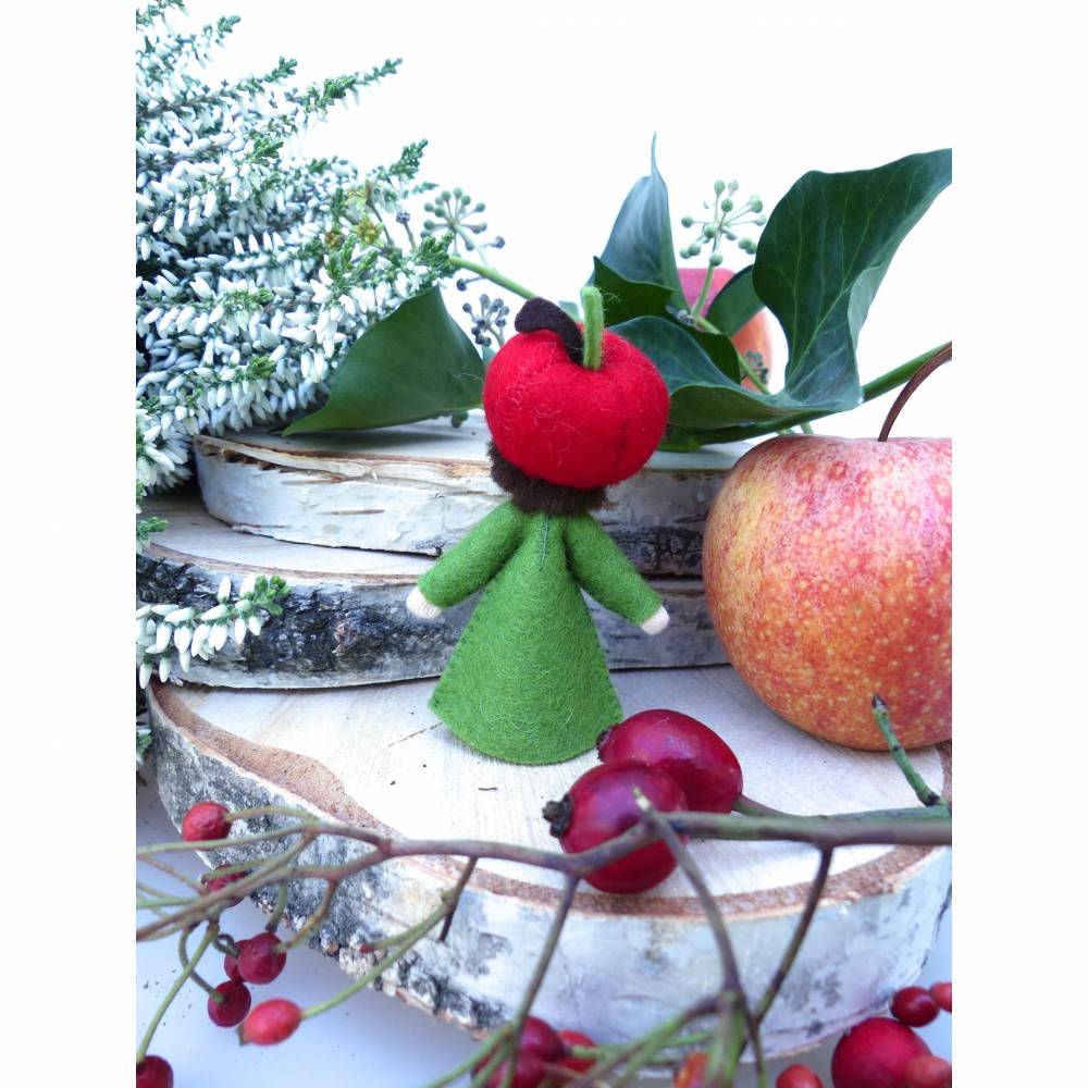 Blumenkind Apfel, Jahreszeitentisch Sommer-Herbst, Filzpüppchen Bild 4