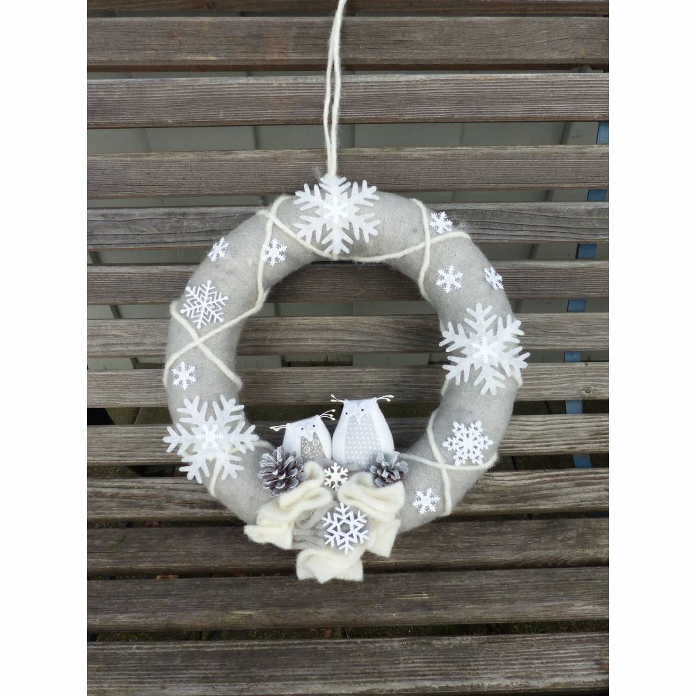 Winterkranz, Winter-Türkranz aus Filz, Deko-Kranz, Adventskranz mit Stoff-Eulen Bild 1