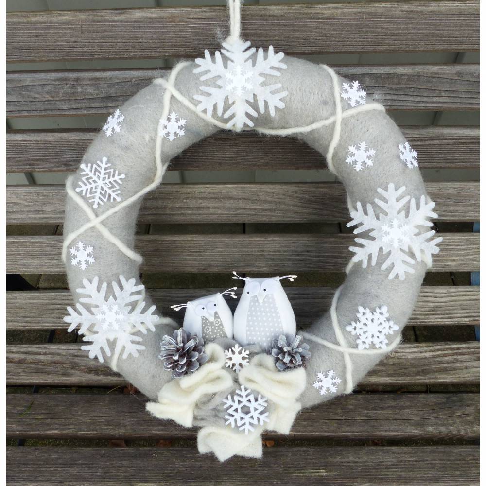 Winterkranz, Winter-Türkranz aus Filz, Deko-Kranz, Adventskranz mit Stoff-Eulen Bild 4