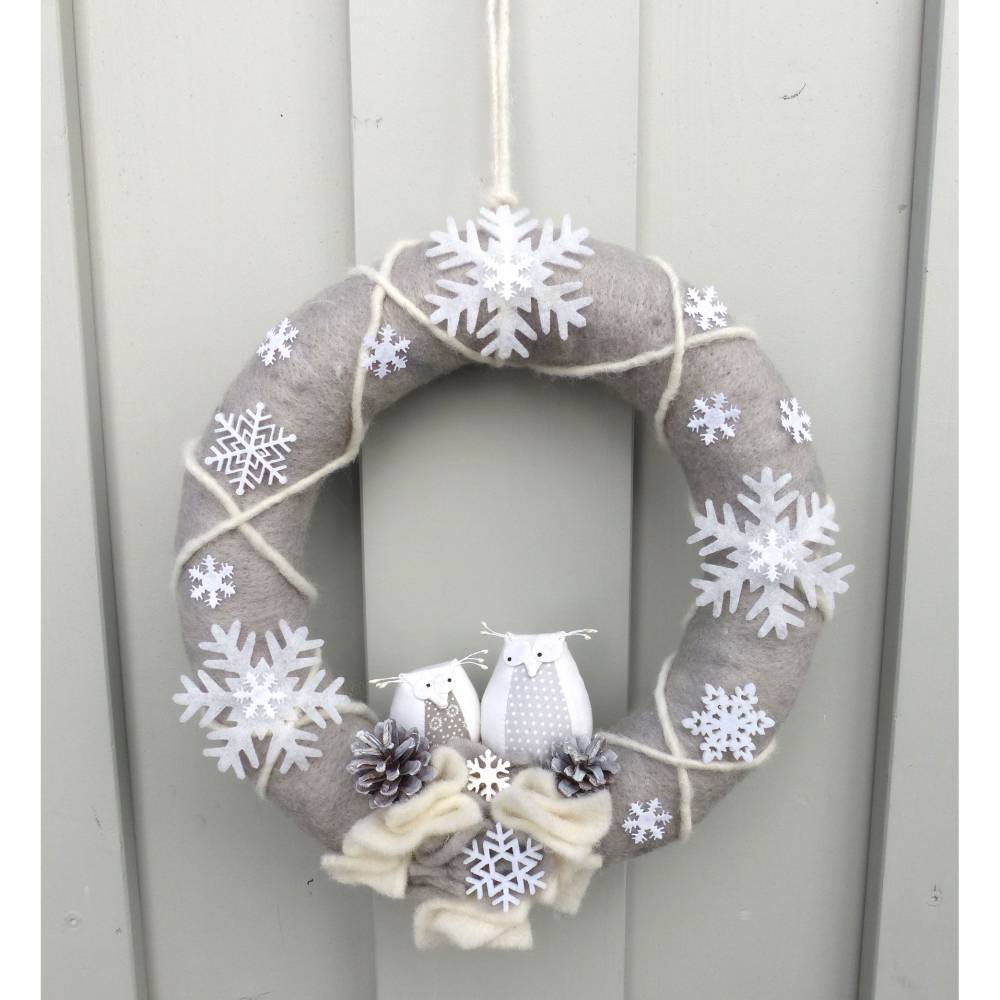 Winterkranz, Winter-Türkranz aus Filz, Deko-Kranz, Adventskranz mit Stoff-Eulen Bild 5