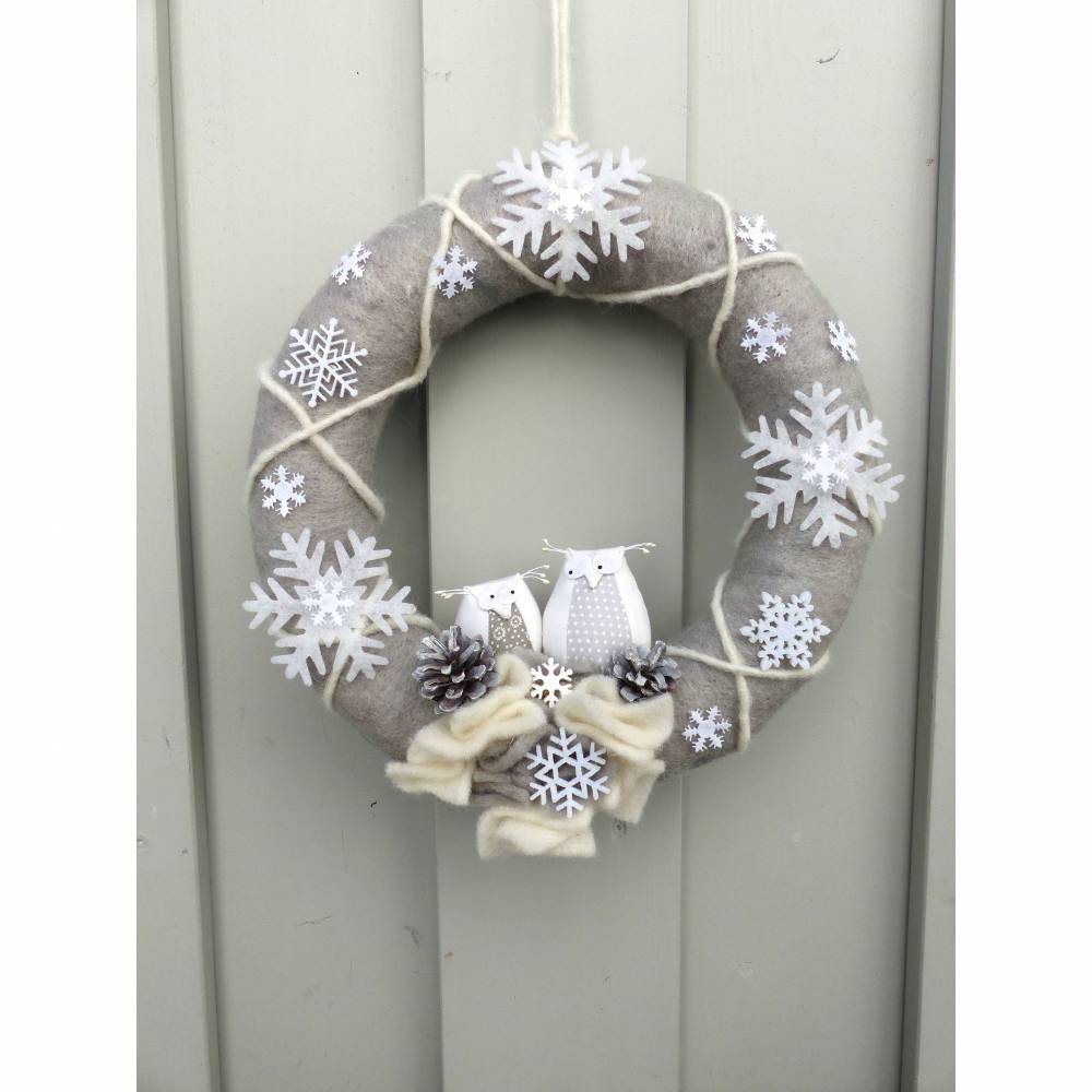 Winterkranz, Winter-Türkranz aus Filz, Deko-Kranz, Adventskranz mit Stoff-Eulen Bild 6