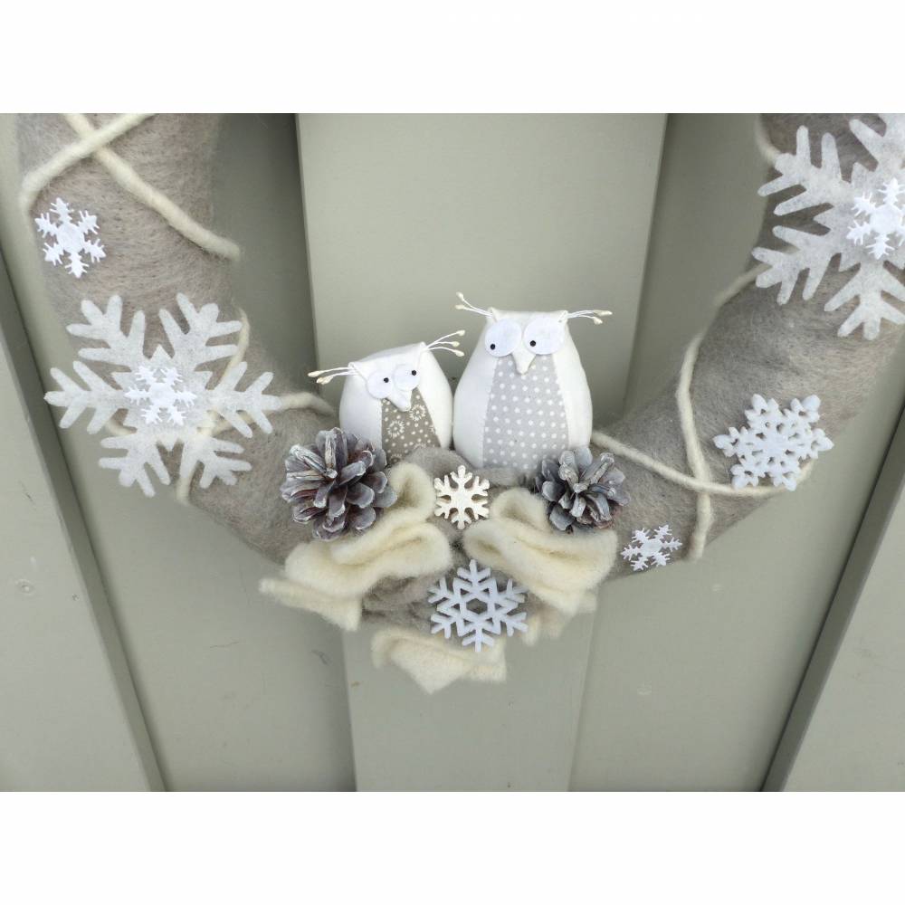 Winterkranz, Winter-Türkranz aus Filz, Deko-Kranz, Adventskranz mit Stoff-Eulen Bild 8