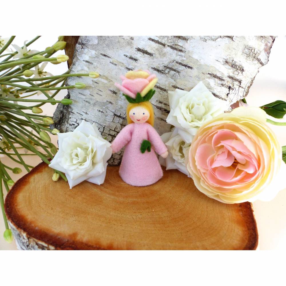 Blumenkind Rose, Jahreszeitentisch Sommer, Filzpüppchen Bild 2