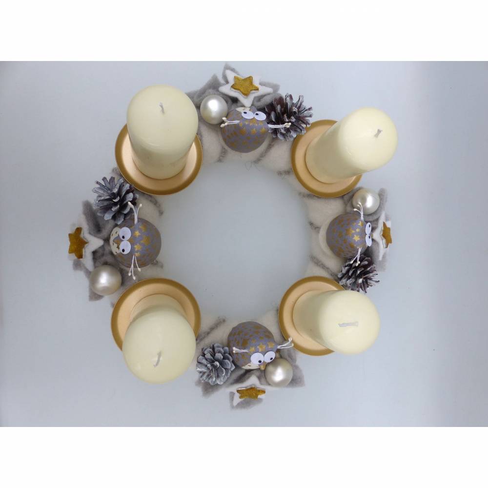 Adventskranz aus Filz mit Eulen in weiß-gold Bild 4