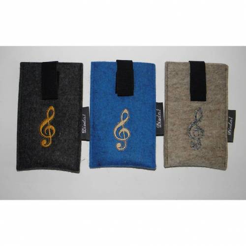 bestickte Handytasche, Handyhülle, Notenschlüssel, Auszugshilfe, Maßanfertigung, Wollfilz, blau, anthrazid, bestickt, handgemacht von Dieda!