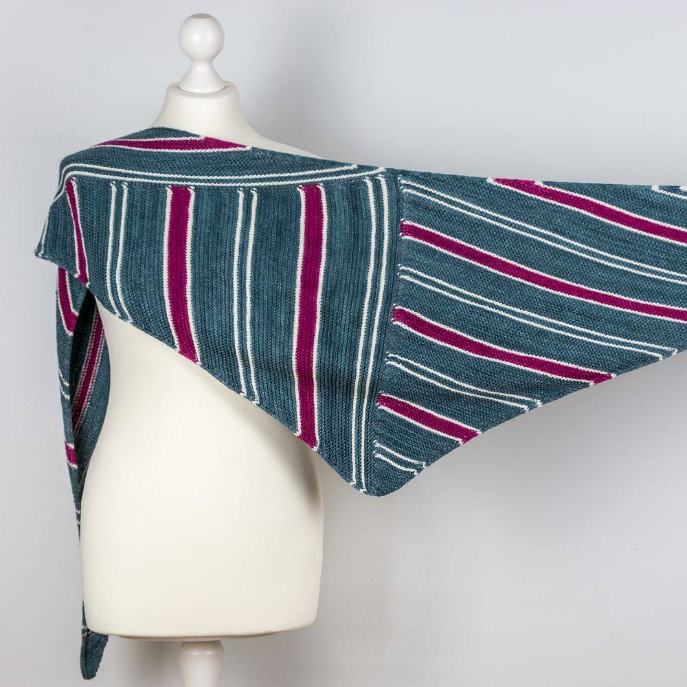 Strickanleitung Dreieckstuch mit Streifen Drifting Lines Bild 6