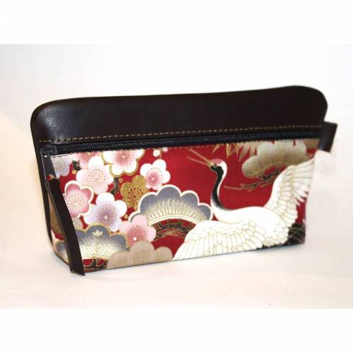 Großes Stifteetui Leder ”Kranich und Kirschblüten” rot