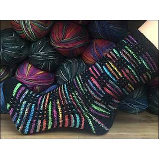 Mappe *Socks LeftOver* - 6 Strickanleitungen & 6 zusätzliche Muster für zweifarbige kreative Socken Bild 8