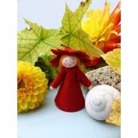 Blumenkind Ahorn-Blatt, Jahreszeitentisch Herbst, Filzpüppchen, Jahreszeiten-Deko, Dekoration