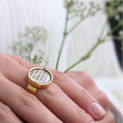 Ring mit Deinem Statement // Wort nach Wunsch // historisches Wörterbuch // Vergoldet // Geschenk für Freundin 