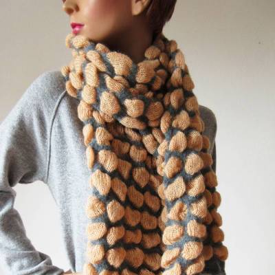 Winterschal für Frauen grau-beige, Strickschal mit 3D-Strukturmuster, Damenschal  aus Mohair, Weihnachtsgeschenk für sie