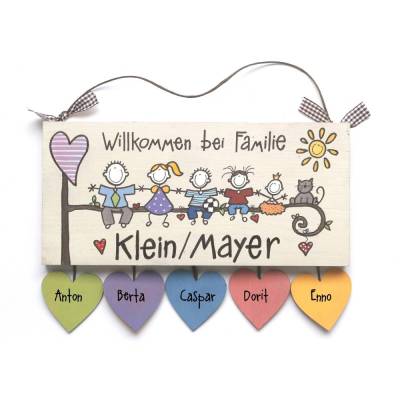Personalisiertes Haustürschild aus Holz – Individuelles Familienschild mit Namen & Herzanhänger – Handgemachtes Türschild wetterfest, buntes Willkommensschild für die Haustür, perfektes Familiengeschenk