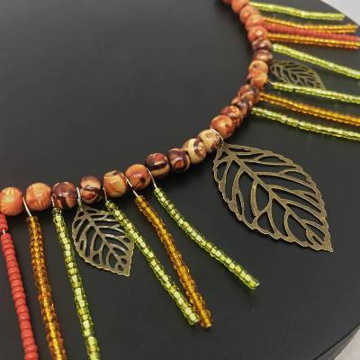 Collier passend zum Herbst | Perlen | Charms | Rocailles | Blätter