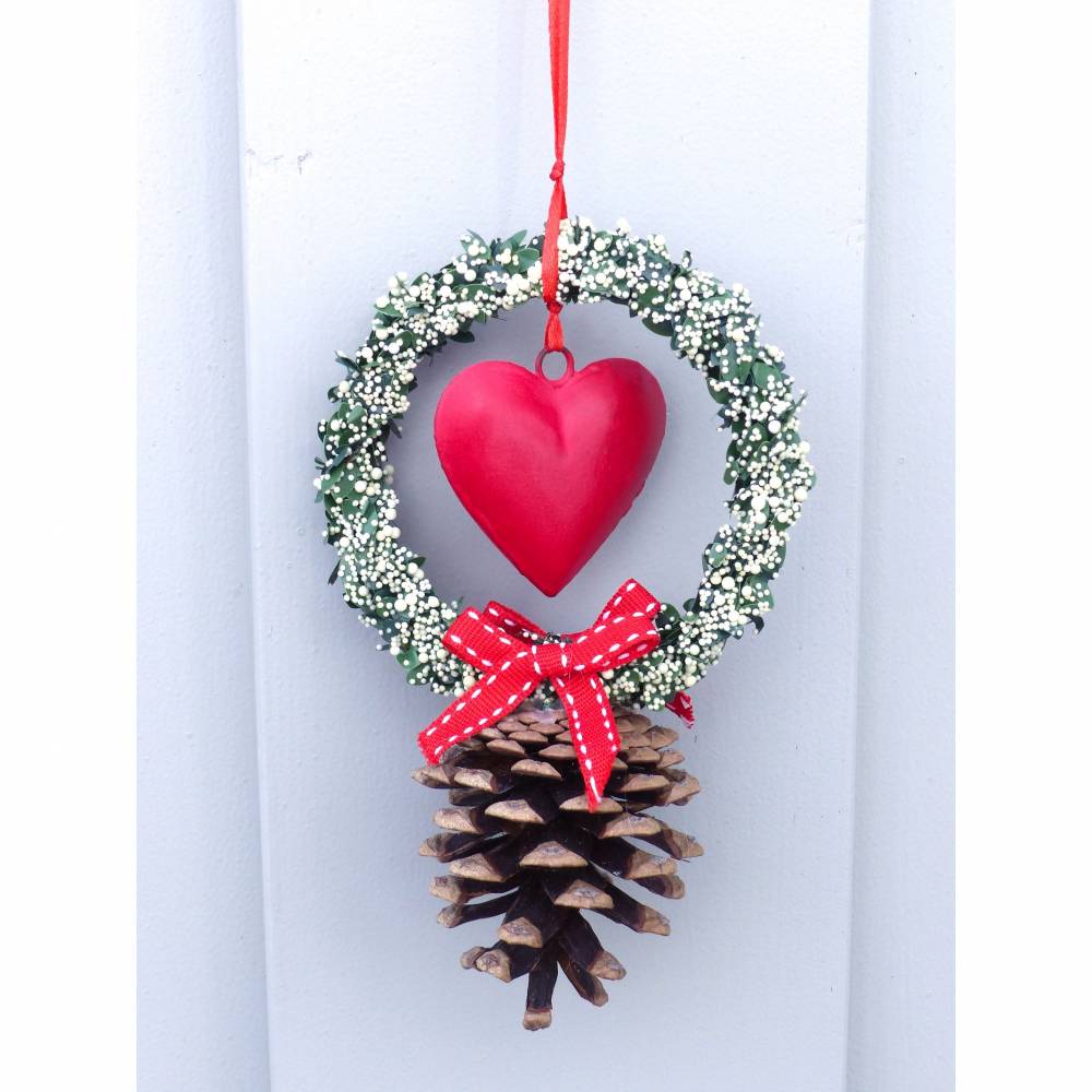 Fensterdeko, Fensterschmuck Winter-Advent-Deko mit Fliegenpilz oder Herz Bild 3