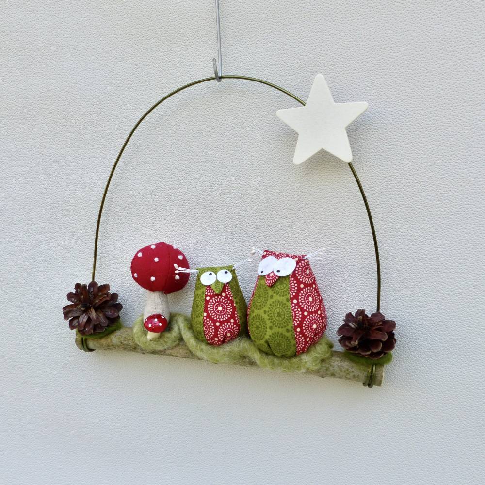 Türkranz* mit Eulen-Paar mit Fliegenpilz auf Ast, Herbst-Fensterdeko Bild 4