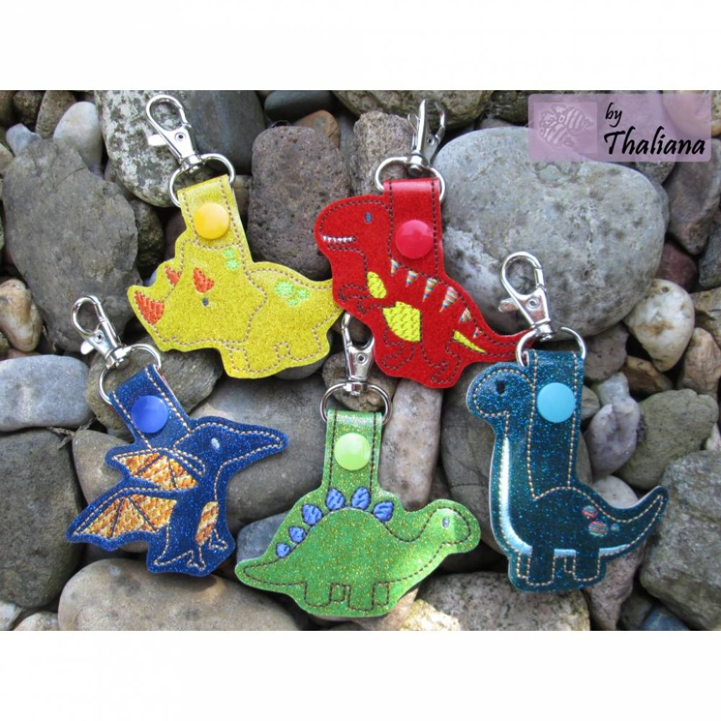 TRICERATOPS Dino Anhänger für Kindergartentasche Bild 2