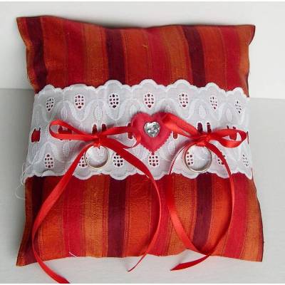 Seiden-Ringkissen, Ringkissen Seide mit Spitze, Satinbänder, Handarbeit, Ringkissen-Hochzeit, Ringkissen mint, Ringkissen Wildseide + Spitze