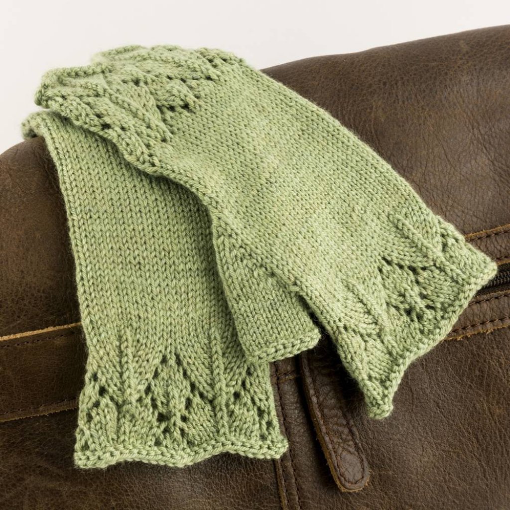Elegante Stulpen mit Lochmuster Leah; (Strickanleitung), Armstulpen stricken Bild 2