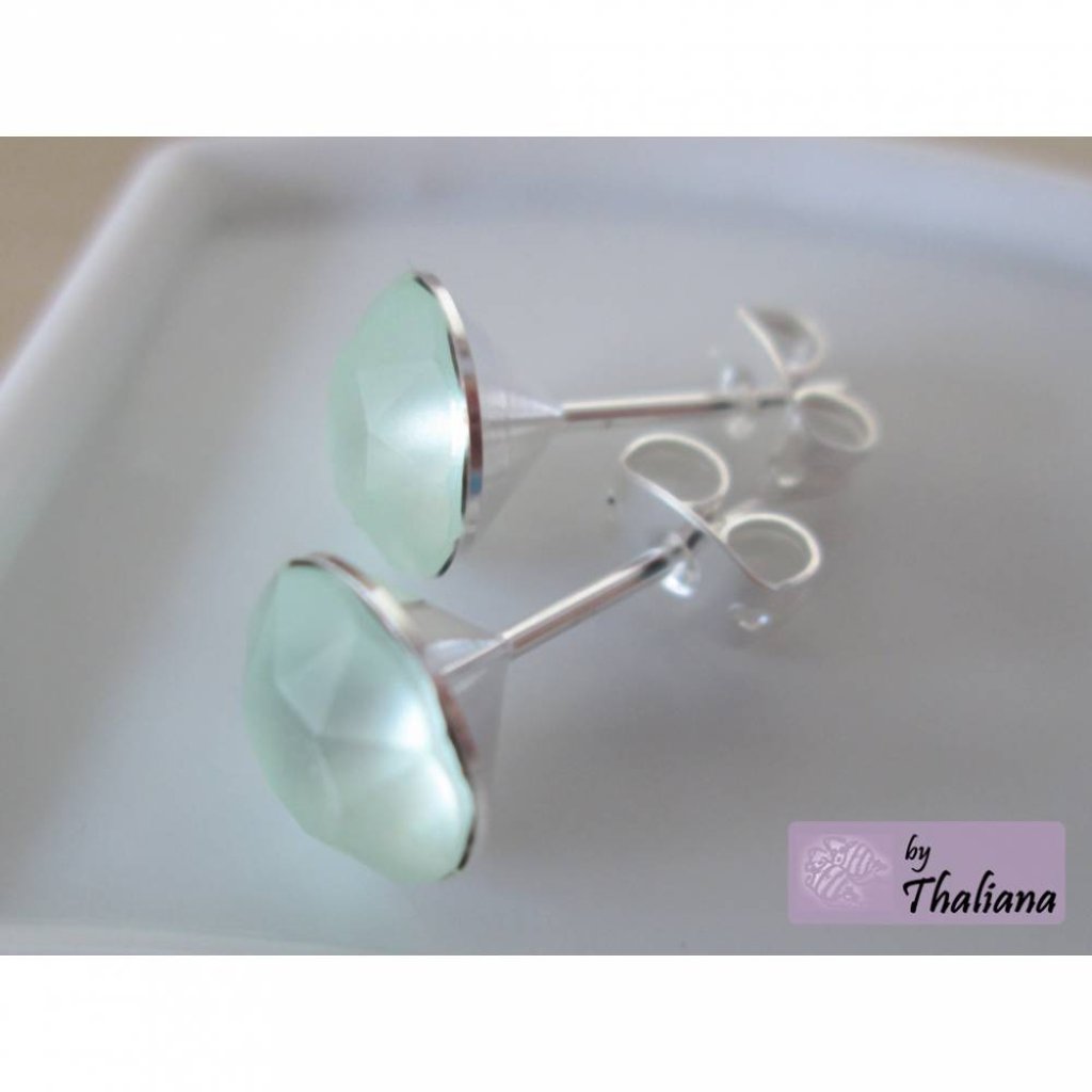 matt mintgrüne Ohrstecker MINZELFE Ohrstecker Bild 1