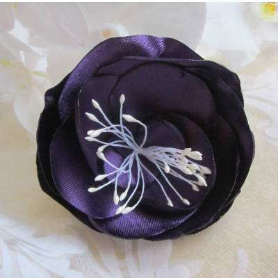 Lila Stoffbrosche Stoffblume Violett Satin Brosche Klammer Haarklammer Blume "Théa" Taufe