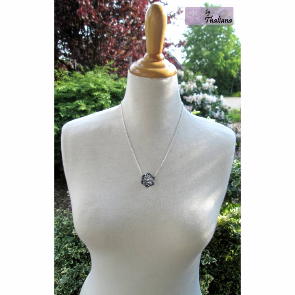 UNIKAT blaue Funkelblütenkette Kette mit Blüte Bild 3