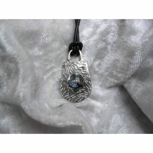 Silber-Anhänger mit Dichroic Glascabochon am Lederband, 999 Silber