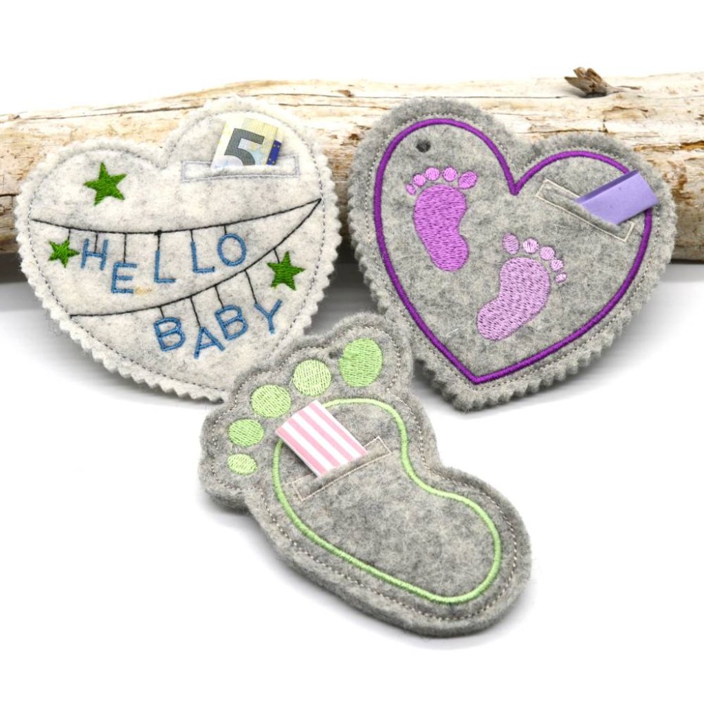ITH Stickdatei Geschenkanhänger zur Geburt für 10x10cm Rahmen Bild 1