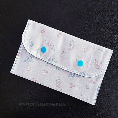 Kosmetiktäschchen 18 cm x 10 cm – Handgemachtes Hygieneetui für Slipeinlagen & Binden, Unikat aus Baumwolle