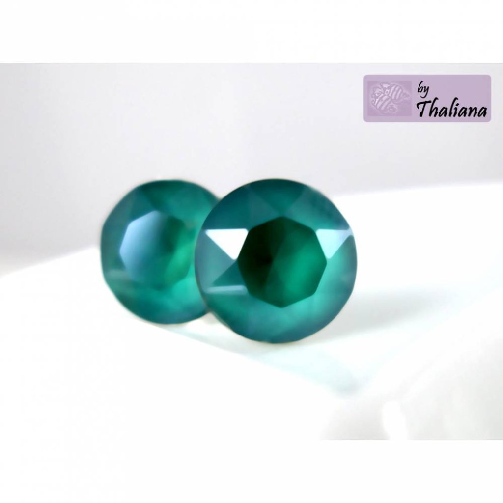 dunkelgrüne Ohrstecker KÖNIGSTANNE Stecker grün Bild 1