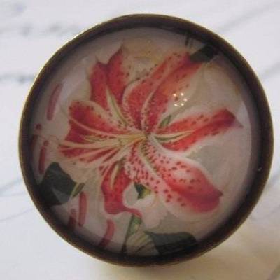 Cabochon Ring Blumen Motiv Lilie "Lis" romantisch Geschenkidee Vintage Stil