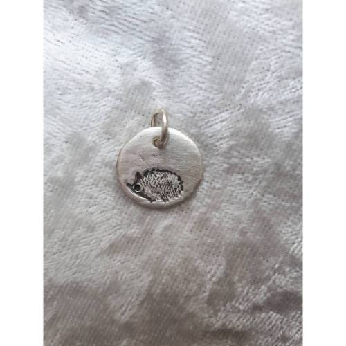 Anhänger Igel aus  999 Silber, teilpatiniert, rund