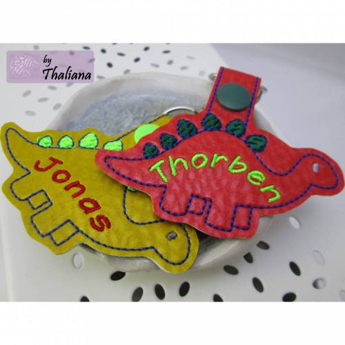 DINO personalisierbar mit Namen Anhänger für Jungs