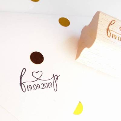 personalisierter Hochzeitsstempel mit Wunschinitialen und Wunschdatum personalisiert