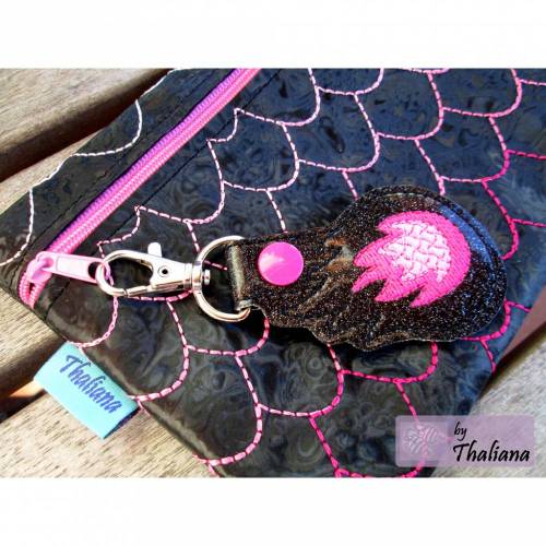 DRACHENLADY Schminktasche Anhänger schwarz pink