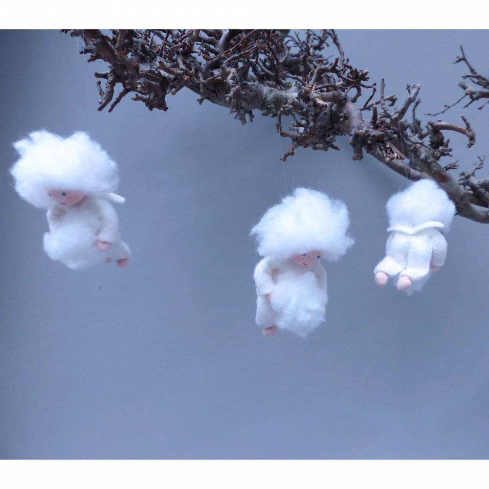 Schneeflocke-Anhänger, Blumenkind, Winter-Jahreszeitentisch, Christ-Baumschmuck für Weihnachten, Filzpüppchen oder Deko Figur Bild 3