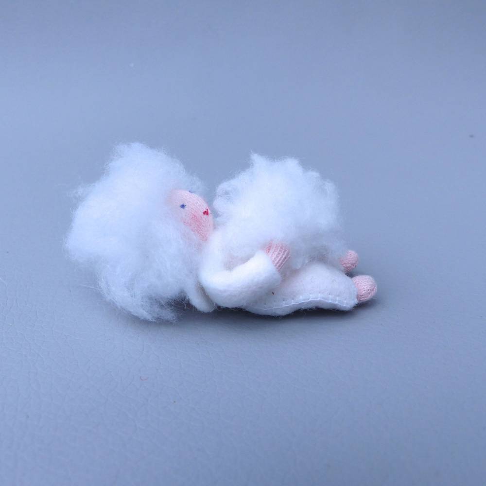 Schneeflocke-Anhänger, Blumenkind, Winter-Jahreszeitentisch, Christ-Baumschmuck für Weihnachten, Filzpüppchen oder Deko Figur Bild 5