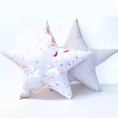 Kuschelkissen in Sternform 2-er Set mit Einhorn-Motiven, Sternkissen