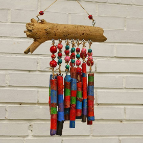 Mobilé, Windspiel mit Treibholz und bunten Perlen, nachhaltiges Mobile als Dekoration, einzigartige Geschenkidee,