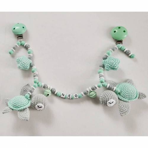 Kinderwagenkette mit gehäkelten Schildkröten und Sternchen - auch mit Name und in anderen Farben möglich