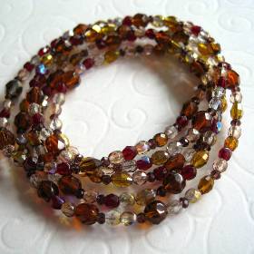 Feine lange Glasperlenkette rot braun
