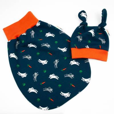2-tlg Set Baby Frühchen Willkommen-Geschenk Geburt Strampelsack Pucksack Mütze Ostern "Hasen & Karotten"