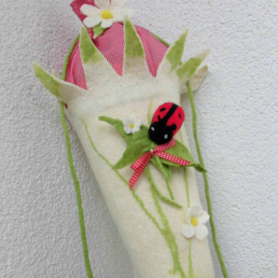 Schultüte gefilzt Filzschultüte mit Marienkäfer Filzblumen für Mädchen