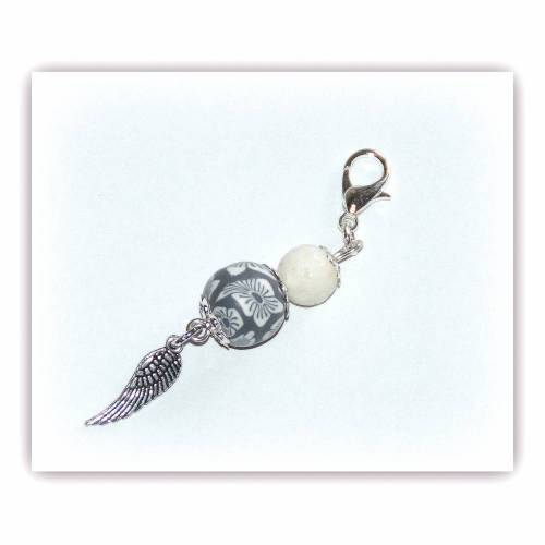 Charm Engelsflügel mit weißer Schaumkoralle, Anhänger
