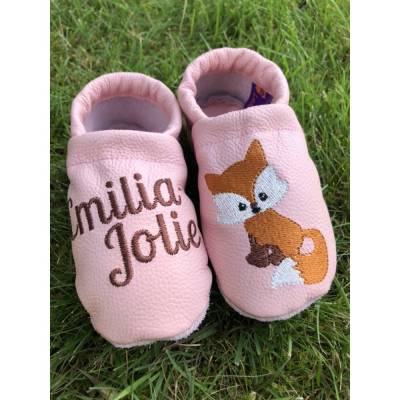 Krabbelschuhe, Lederpuschen, Kraobbelpuschen, rosa mit Fuchs und Namen, personalisiert, gestickt