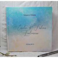 Gästebuch zur Hochzeit personalisiert mit Name, Spruch und Datum; Aquarell-Hintergrund in Himmelblau und Vanille, Kalligraphie und Handlettering, Hochzeitsgeschenk, Geschenkidee, Hochzeitsgästebuch, Hochzeitsbuch, individualisiert