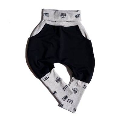 Knickerbocker / Pumphose in schwarz-grau aus BIO Sweat mit Kassetten Print designed by Miss Patty von Lillestoff