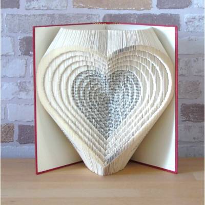 Gefaltetes Buch mit 3D Herzen – Buchkunst Geschenk zur Hochzeit, Liebe & Valentinstag